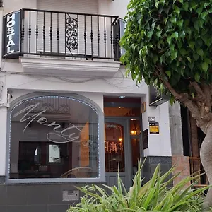  Hostal Montys