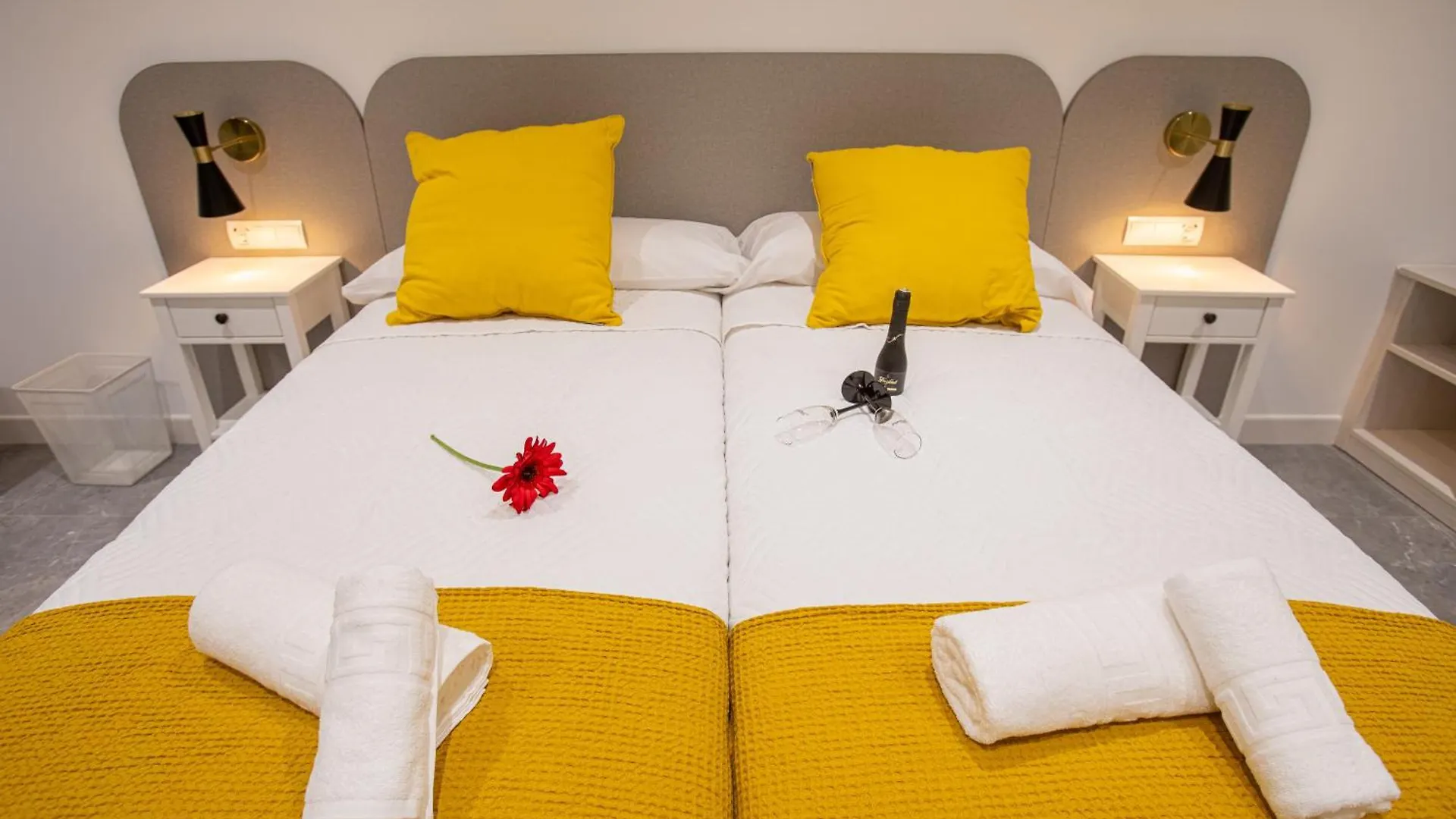 Boutique Rooms Playa Burriana Nerja Guest house