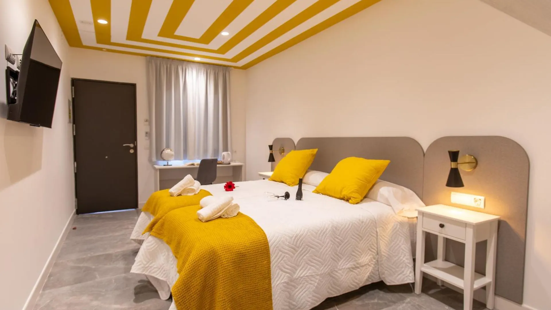 Boutique Rooms Playa Burriana Nerja Spain